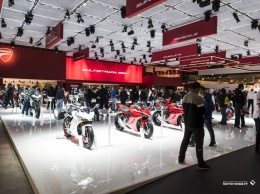 Новинки Ducati на EICMA-2017: V4, Scrambler, Multistrada, Monster - фото и видео