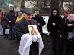 Икона Святителя Луки, которая побывала на борту МКС, принесена в Новоспасский монастырь