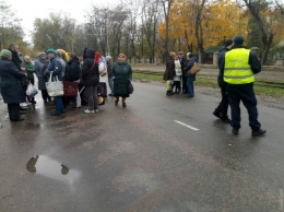 Работники закрывающегося детского санатория заблокировали Дачу Ковалевского