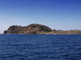 В турецком озере Ван обнаружили руины древней крепости