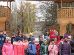 Краматорские правоохранители со своими детьми побывали на «сказочной» экскурсии в Ямпольском лесничестве