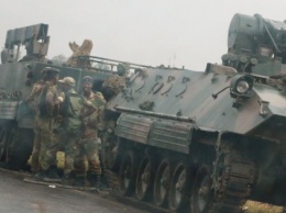 В Зимбабве военные захватили государственную телерадиокомпанию