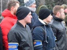 Впервые! В Славянске на патрулирование с полицейскими вышли местные студенты