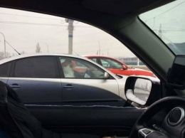 В Киеве заметили Деда Мороза на авто с "неприличными" еврономерами