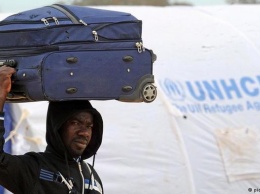 ООН перевезла из Ливии в Италию первую группу беженцев
