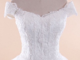 Мошенники развели херсонку при продаже свадебного платья