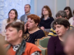 Главное за день: долгожданный закон об Антикоррупционном суде и слезы в кабинете Порошенко