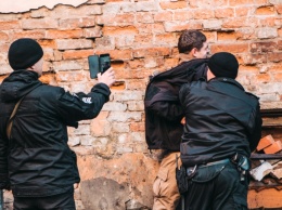 Вооруженные преступники напали на полицию охраны в Киеве (видео)