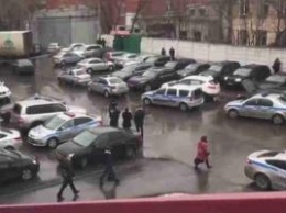 «У меня восемь детей»: экс-директор кондитерской фабрики в Москве открыл стрельбу, есть жертвы