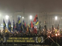 100-летие боя под Крутами: в Харькове прошло факельное шествие (ФОТО)