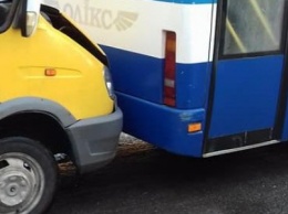 ДТП в Кропивницком: маршрутка врезалась в автобус. ФОТО