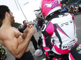 Инсайдеры MotoGP эмоционально реагируют на «Grid Girls Ban» в Формуле-1