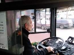 В Николаеве водитель троллейбуса отказался брать плату за проезд мелочью
