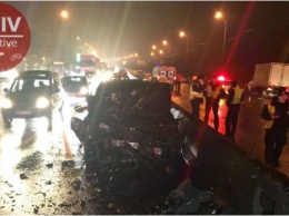 ДТП с участием 5 автомобилей в Киеве: 2 погибших