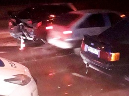 В ДТП неподалеку от Херсонского автовокзала пострадали три автомобиля (фото)
