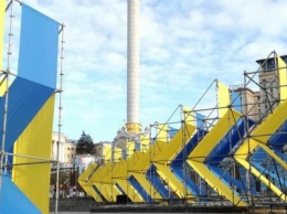Конструкции на Майдане: зачем украсили центр Киева