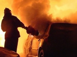 На Днепропетровщине при пожаре были уничтожены две иномарки