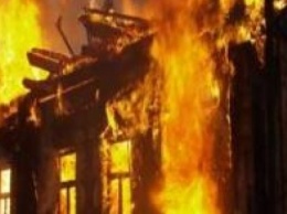 В Днепре в частном секторе сгорел дом (ФОТО)