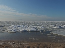 Зима и весна: в Бердянском заливе встретились два времени года