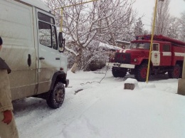 В Одесской области спасатели вытащили из сугробов 4 грузовых автомобиля