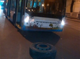 В Севастополе у троллейбуса на ходу отвалилось колесо