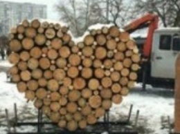 На Березняках оценили гигантскую валентинку