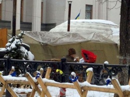 Киев так и не встал. Палаточный городок Саакашвили сегодня был безлюдным (ФОТО)
