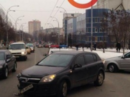 Масштабное ДТП в Киеве: столкнулись 4 машины (ФОТО)