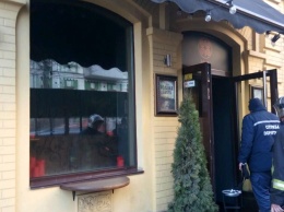 В Киеве на Михайловской загорелся коктейль-бар
