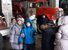 Ученики одной из школ Славянска посетили пожарную часть