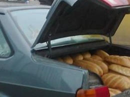 В Одесской области хлеб развозят в жуткой антисанитарии (ФОТО)