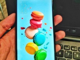 "Живое" фото смартфона ASUS Zenfone 5