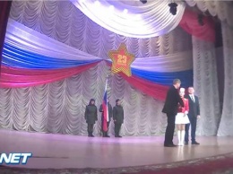 Керчан с большой сцены поздравляют с 23 февраля