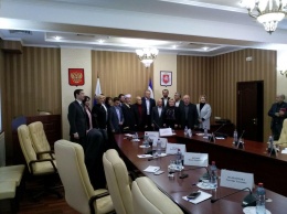 Аксенов встретился с представителями Совета крымско-татарского народа