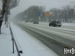 В Николаеве начался снегопад, ветер усиливается