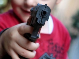 На Донбассе трехлетний малыш подстрелил сам себя