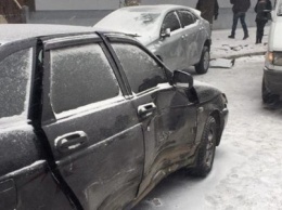В Запорожье из-за непогоды в ДТП попали две маршрутки: пострадал пассажир, - ФОТО