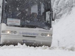 На Сумщине из-за ночного снегопада не все междугородние автобусы выехали на маршруты