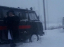 За полдня на Сумщине спасатели вытащили из снеговых ловушек уже 8 автомобилей