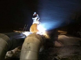 В Южноукраинске залатали трубопровод теплотрассы, из которого фонтаном бил кипяток