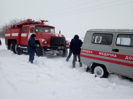 На Николаевщине 8 карет скорой помощи попали в снежный плен