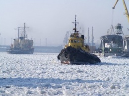 Без ограничений по погодным условиям работают лишь пять украинских морских портов