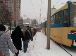 В Киеве на ходу задымился трамвай