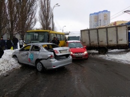 Масштабная авария в Киеве: есть пострадавший