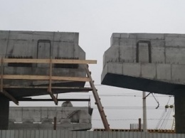 В Крыму не могут состыковать эстакады моста. На этот раз - в Симферополе (фото)