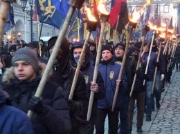 "Львов - не для польских панов". Националисты провели марш во Львове и готовятся сопротивляться Польше