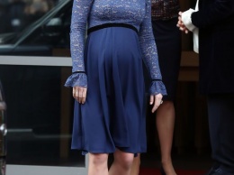 Герцогиня Кембриджская вышла на публику в платье для беременных за $200