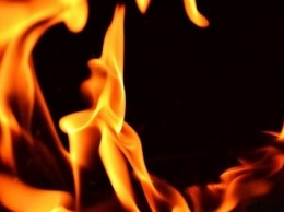 Пожар в Славяносербске: дом сгорел дотла, пострадали пожилой мужчина и ребенок