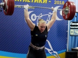 Черноморская тяжелоатлетка выиграла "золото" на кубке Украины