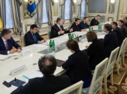 Порошенко встретился с послами стран Большой семерки и Евросоюза, аккредитованными в Украине